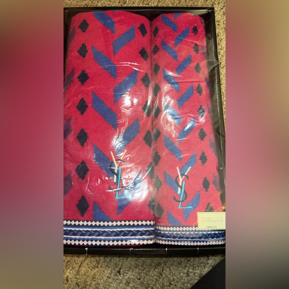 Brand new YSL towel set